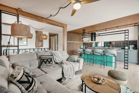 Living room, Seating area, Dining area, kitchen