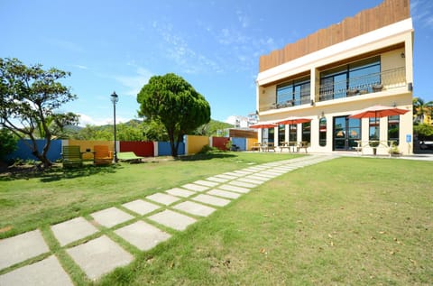 Facade/entrance, Off site
