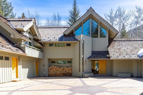 Luxury Warm Springs Creekfront Home House in Ketchum