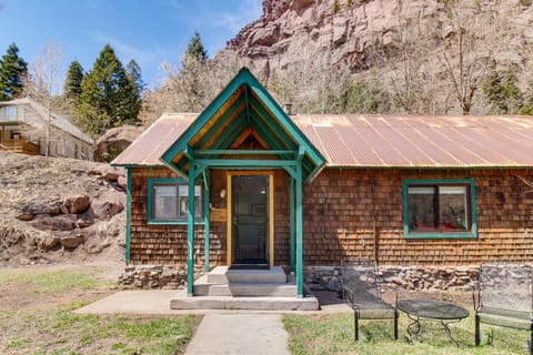 Downtown Ouray Apt with River and Mountain Views! Apartment in Ouray