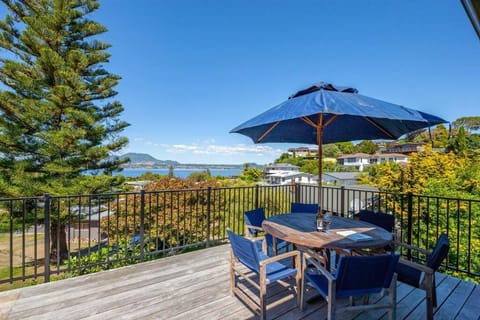 Day, View (from property/room), Balcony/Terrace, Dining area, Lake view
