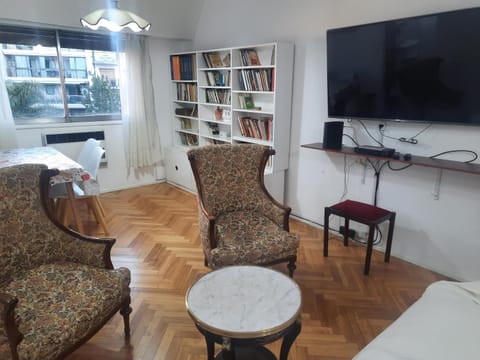 Communal lounge/ TV room, Library, Living room