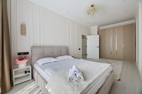 Bed, Photo of the whole room, Bedroom, towels, wardrobe