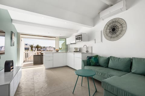 Living room, Seating area, minibar, pet friendly