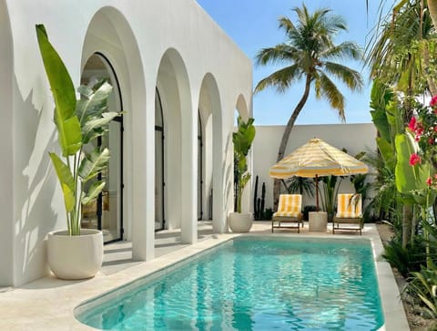 Property building, Patio, Day, Garden, Garden view, Pool view, Swimming pool, sunbed