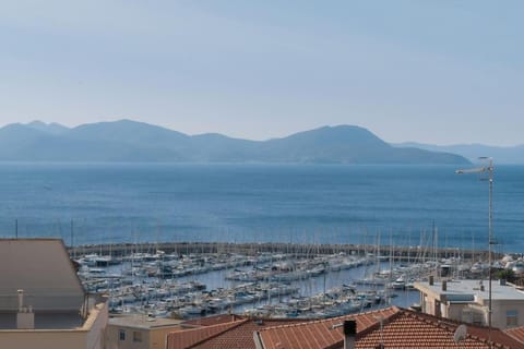 Dolce Vita Marina -Sea view Apartment in Piombino