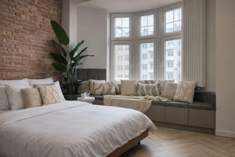 Bed, Living room, Photo of the whole room, Seating area