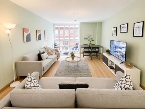 TV and multimedia, Living room, Seating area