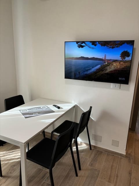 TV and multimedia, Dining area, Evening entertainment