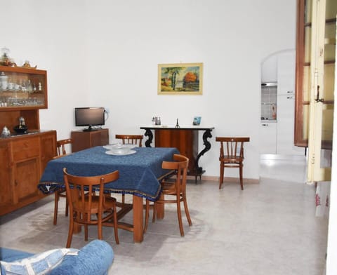 TV and multimedia, Living room, Dining area