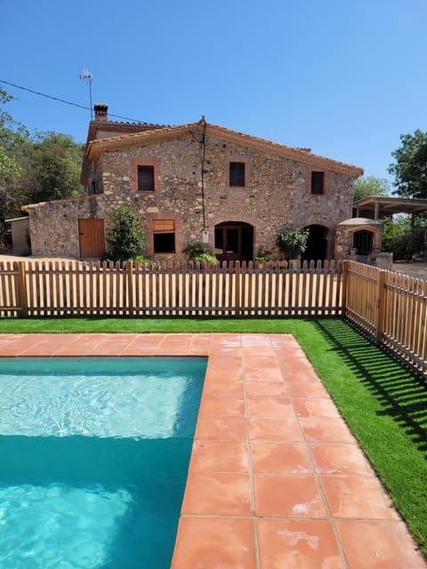 Property building, Pool view, Swimming pool