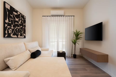 TV and multimedia, Living room, Photo of the whole room, Seating area