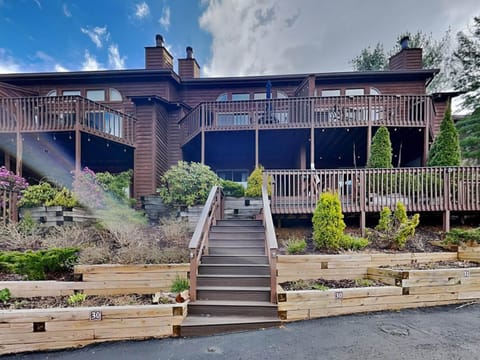 Sunplace 30 House in McHenry