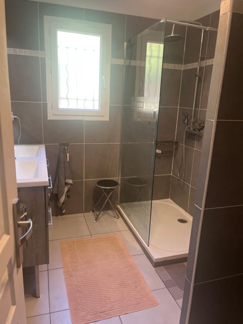 Villa de plein pied 3 chambres avec piscine. Villa in Provence-Alpes-Côte d'Azur