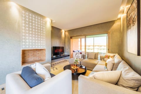 Communal lounge/ TV room, TV and multimedia, Living room, Seating area, Evening entertainment