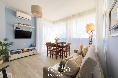 TV and multimedia, Living room, Dining area