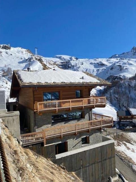 Skiing Resort In The Italian Alps, Chalet Cervinia Chalet in Breuil-Cervinia