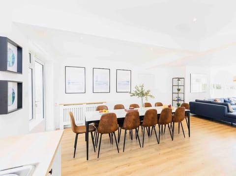 Luxury SeaWay sleeps 12, playroom/xbox Chalet in New Milton