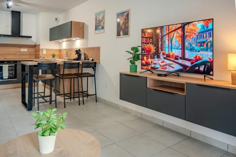 Communal lounge/ TV room, Living room