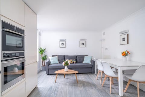 Living room, Dining area, kitchen