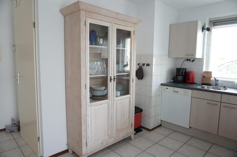 Coffee/tea facilities, Kitchen or kitchenette