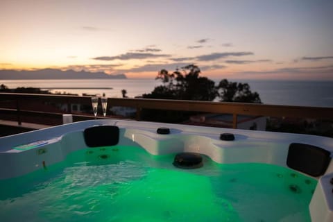 Hot Tub, Sea view