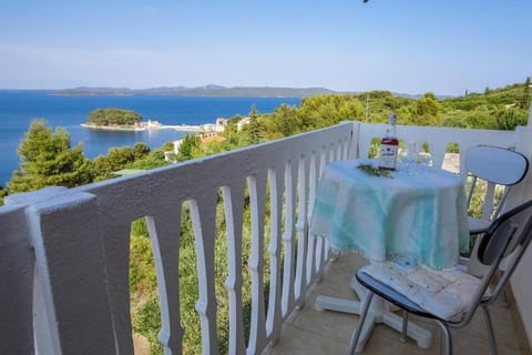 Day, Natural landscape, View (from property/room), Balcony/Terrace, Dining area, Mountain view