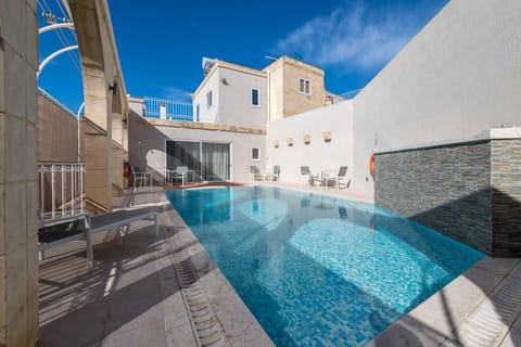 4 Bedroom Holiday Home with Private Pool House in Malta