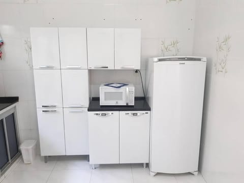 Communal kitchen, locker, microwave