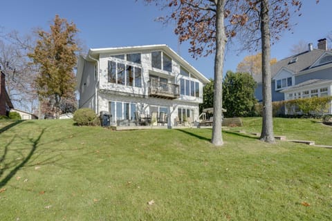 Lakeside Michigan Retreat with Boat Dock and Fireplace House in Sister Lakes