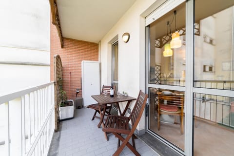 Patio, Day, View (from property/room), Balcony/Terrace