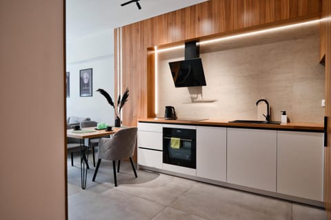 TV and multimedia, Kitchen or kitchenette, Dining area