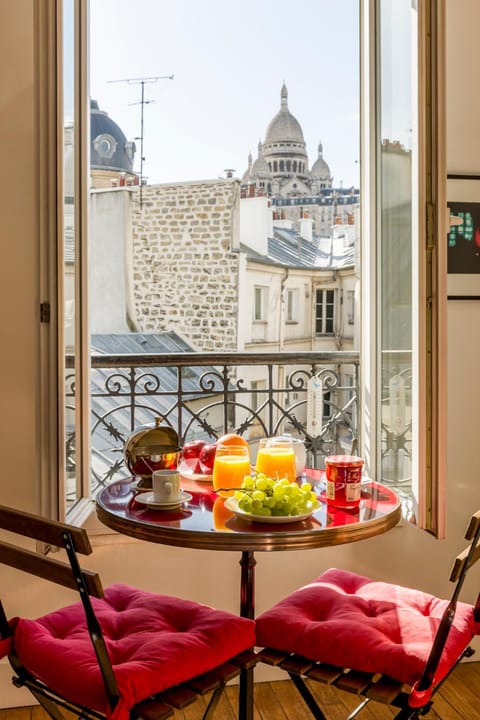 View (from property/room), Food and drinks, Dining area, Food, Breakfast, Drinks