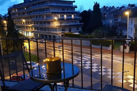 Night, Neighbourhood, Street view, Location