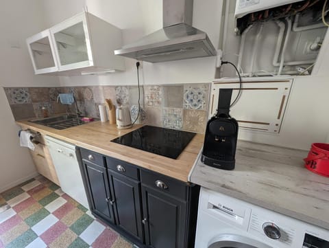 Maison de style tout confort, position idéale, avec clim et petit extérieur House in Provence-Alpes-Côte d'Azur