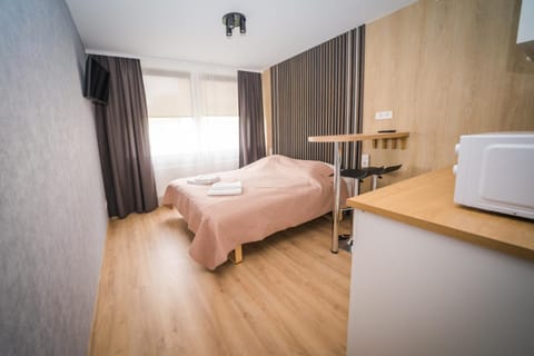 Bed, Kitchen or kitchenette, Photo of the whole room, Bedroom