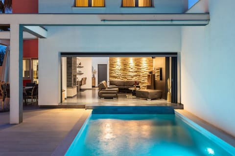 Living room, Seating area, Swimming pool, Swimming pool