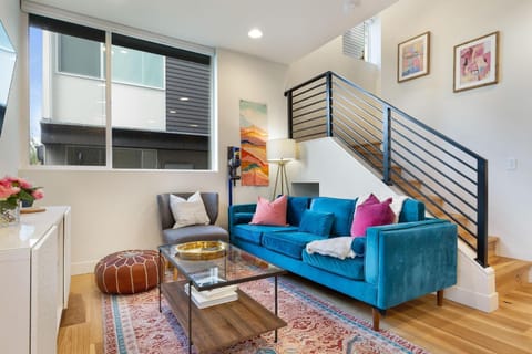 Perch - Queen Anne 83 House in Fremont