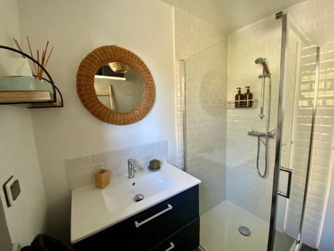 Villa au calme dans un domaine boisé Villa in French Riviera