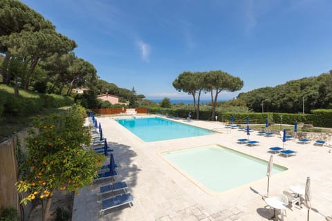 Property building, Swimming pool