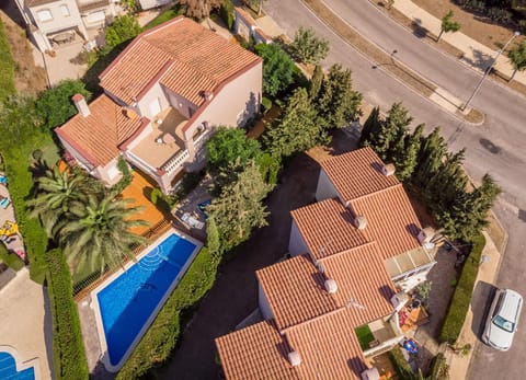 Facade/entrance, Bird's eye view, Garden view, Pool view, Street view