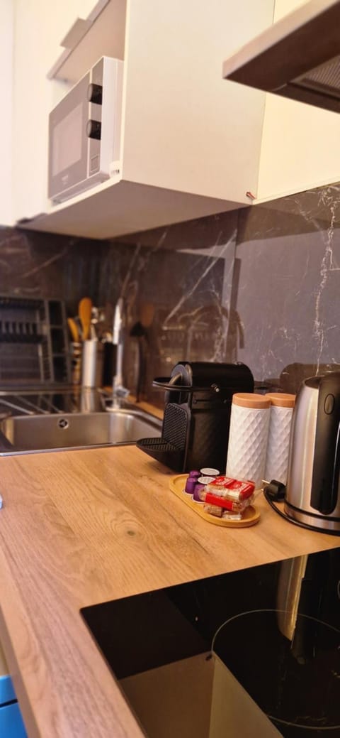 4 pièces 8 personnes proche aéroport,tramway Apartment in Nice