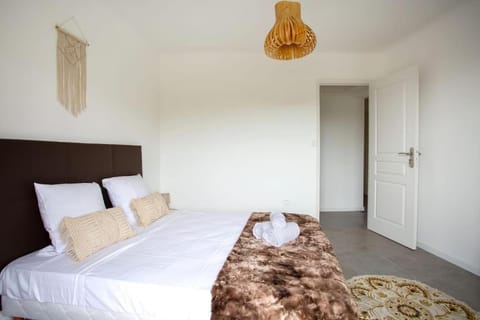 4 pièces 8 personnes proche aéroport,tramway Apartment in Nice