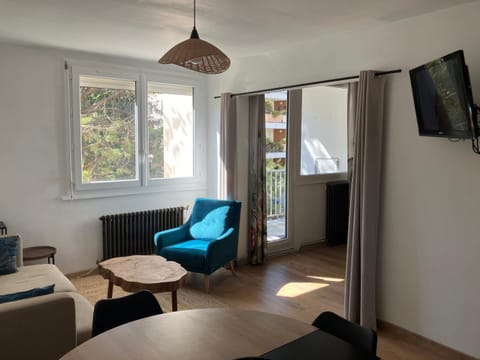 Communal lounge/ TV room, TV and multimedia, Living room, Seating area