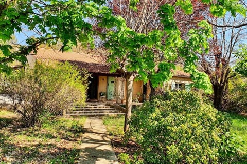 Villa Les Acacias Piscine et Clim House in Saint-Maximin-la-Sainte-Baume