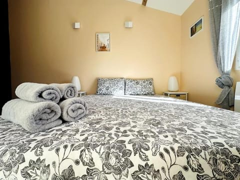 Villa Les Acacias Piscine et Clim House in Saint-Maximin-la-Sainte-Baume