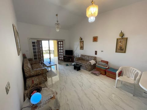 Communal lounge/ TV room, Facade/entrance, Living room, Seating area, Evening entertainment