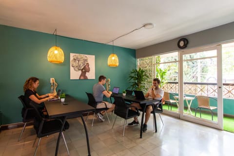 People, Balcony/Terrace, Living room, Seating area, Street view