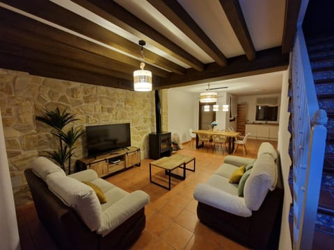 Communal lounge/ TV room, TV and multimedia, Living room, Seating area, Evening entertainment