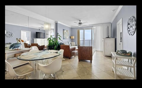 Beautiful Beachfront Views - The Retreat at Emerald Isle Apartment hotel in Panama City Beach